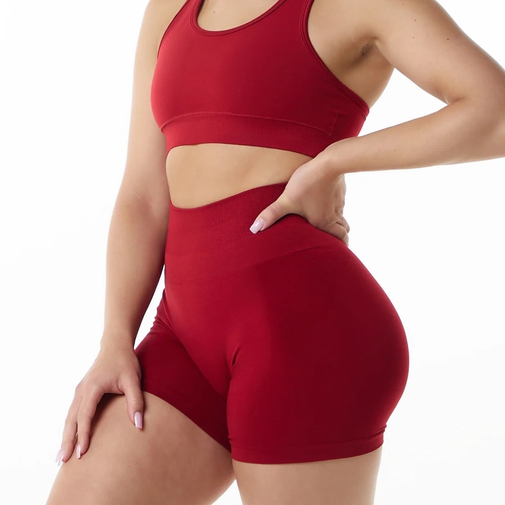 Alphalete Women's Shorts Alphalete Amplify Shorts in Scarlet